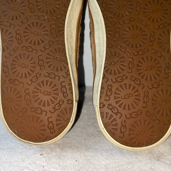 UGG Laela Quilted Nubuck  Sheepskin Leather Slip-on Sneaker size 8 - Picture 9 of 12